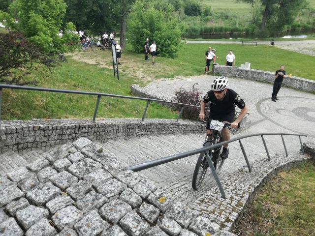 podjazd policja1